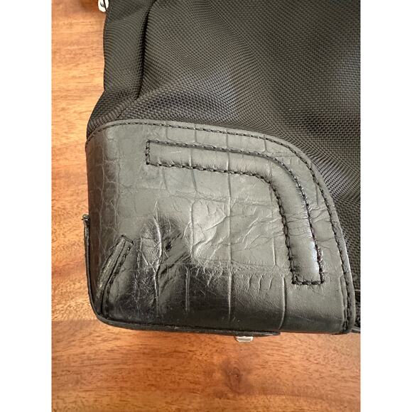 Women's Tumi Georgetown
73223D Healy Laptop Attache
Alligator Embossed Leather - Picture 15 of 16